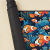 urdesk mat rolltall portrait750x1000 11 - Finding Nemo Store